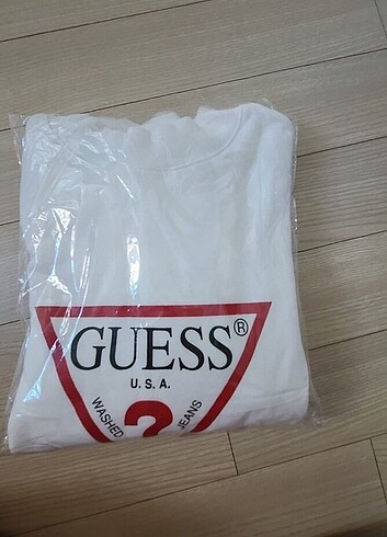 s Beden GUESS Sweatshirt