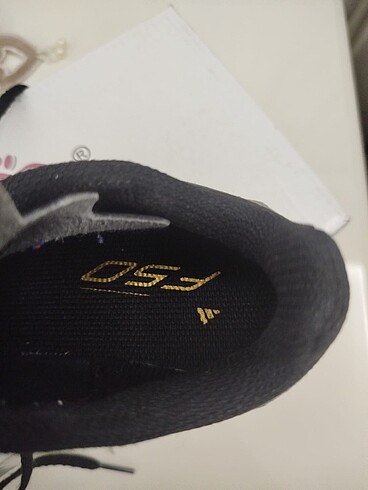 30 Beden siyah Renk Adidas marka krampon 30/5 Numara 4 ay sadece hafta sonları giyi