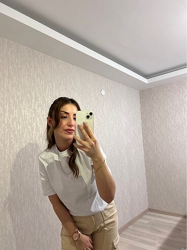 Vatkalı beyaz tişört