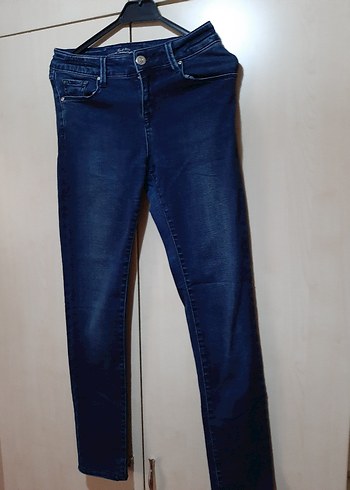 Jacob Cohen Koyu Mavi Dar Kesim Denim Jean