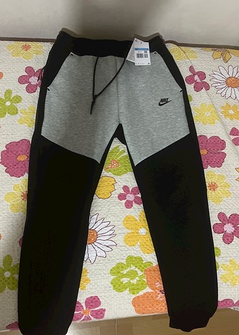 Nike Tech Fleece Panda Jogger