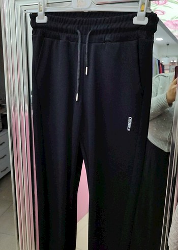 Kadın Siyah bilekli Eşofman Altı mağaza ürünüdür - Görsel 3