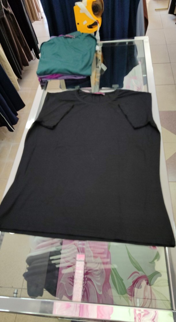 Siyah Yaka Kısa Kollu Salaş Kadın Tişört ledeka - Görsel 2