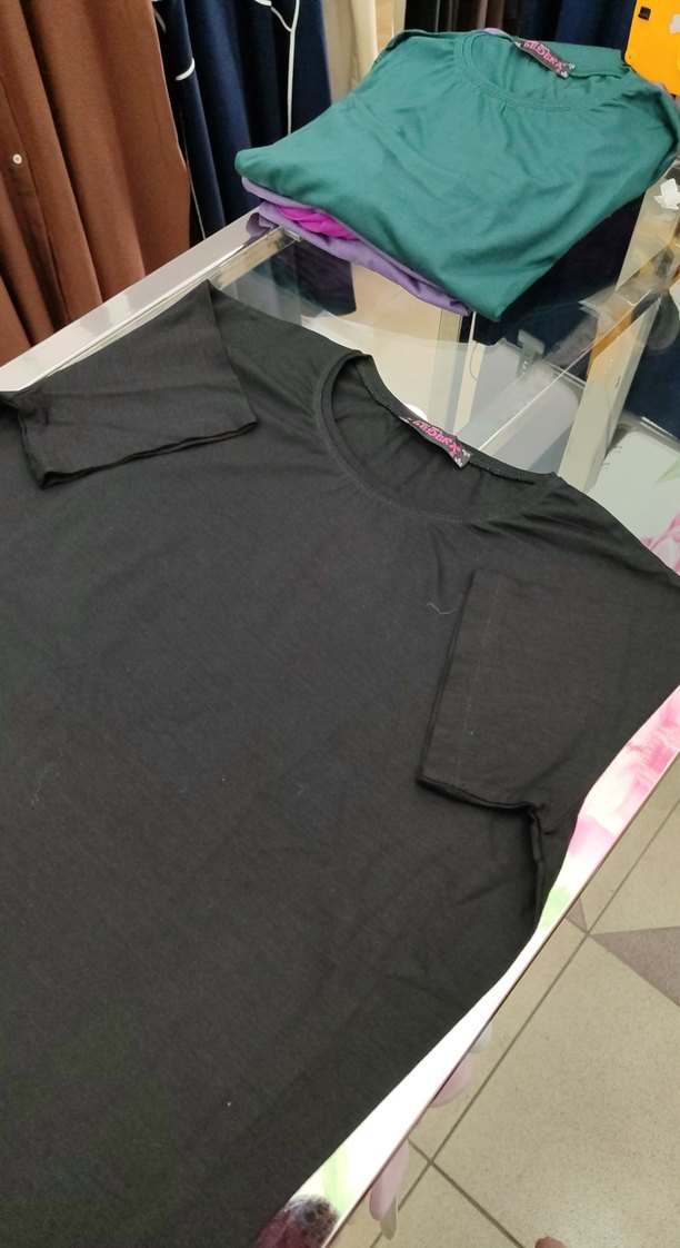 Siyah Yaka Kısa Kollu Salaş Kadın Tişört ledeka - Görsel 3