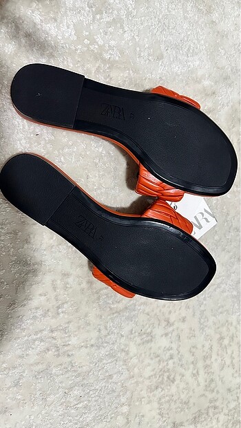 37 Beden turuncu Renk ZARA TERLİK