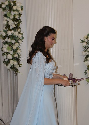 Drapeli Uzun Kollu Beyaz Straplez Nişan Elbisesi