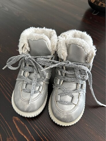 LC Waikiki Kız çocuk bot