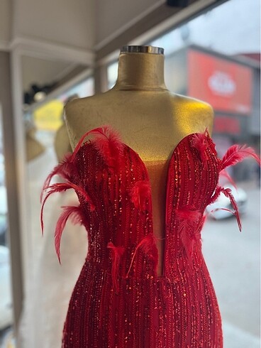 Özel dikim kırmızı abiye - Görsel 3