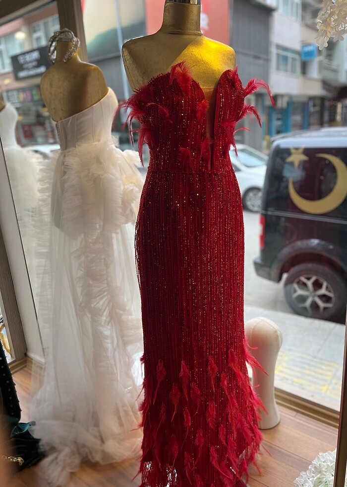 Özel dikim kırmızı abiye - Görsel 2