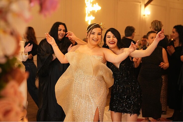 Özel dikim nışan elbisem - Görsel 4