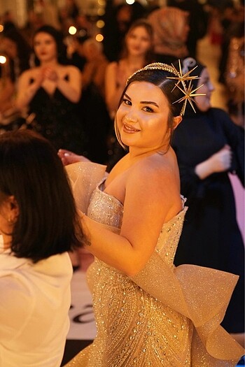 Özel dikim nışan elbisem - Görsel 3