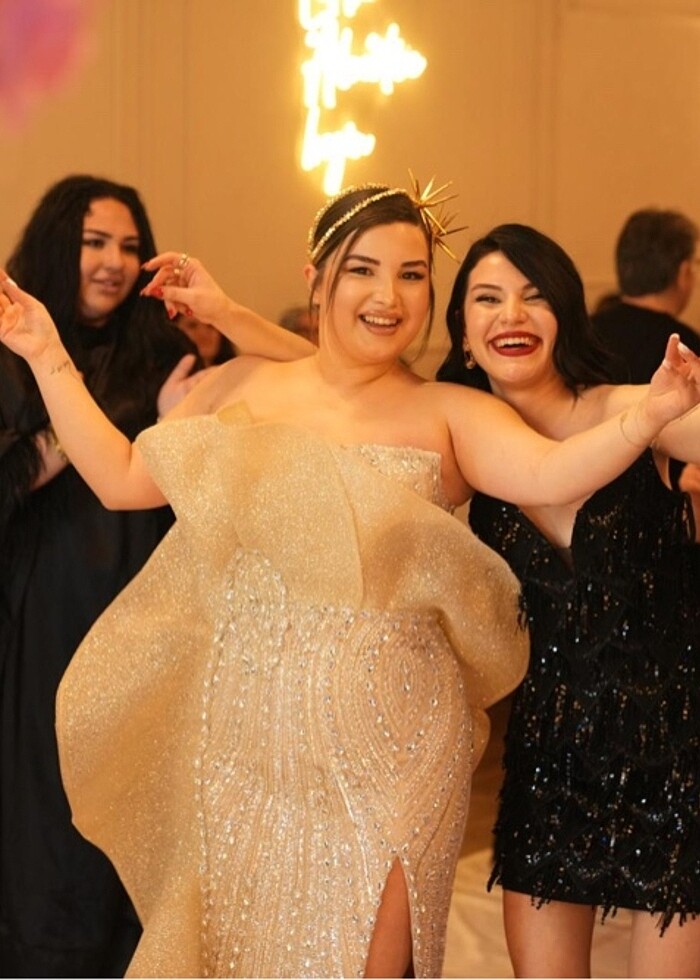 Özel dikim nışan elbisem - Görsel 4