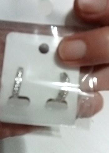 Xuping Mini Gümüş Renkli Sıralı Taşlı Küpe - Görsel 3