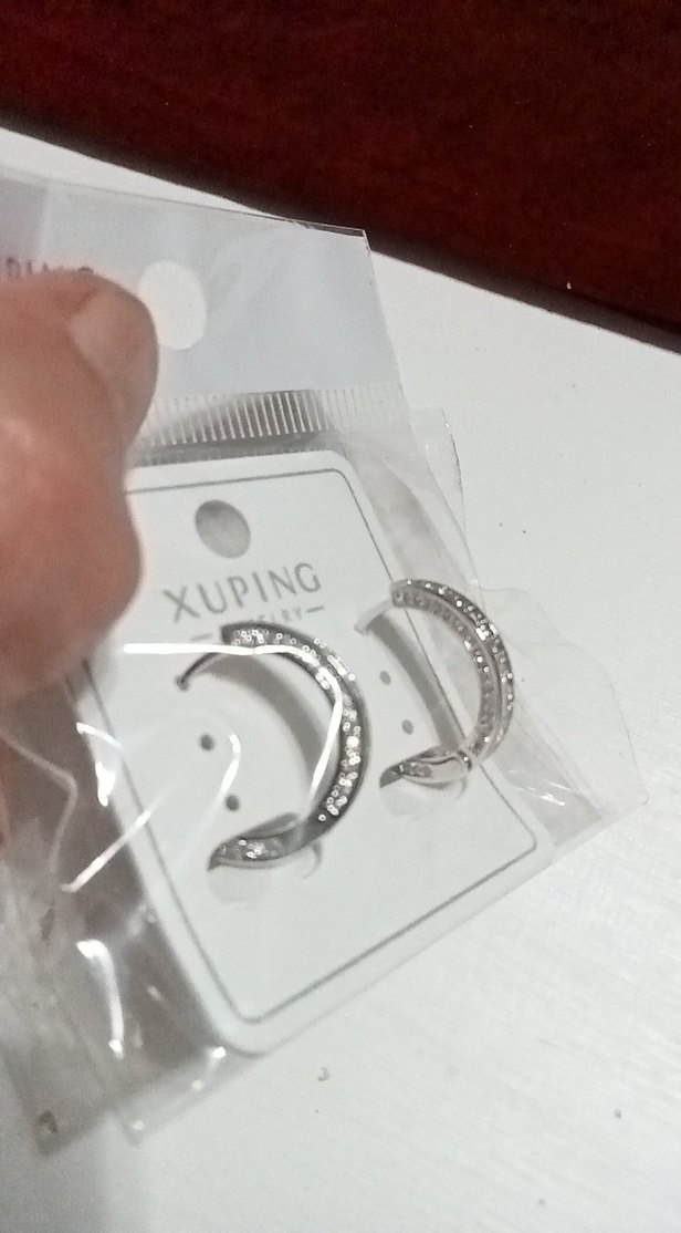 Xuping Mini Gümüş Renkli Sıralı Taşlı Küpe - Görsel 2