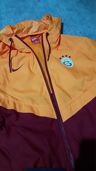Galatasaray Yağmurluk