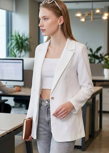 Zara Sikligin Ve Rahatligin Bulustugu Beyaz Blazer Ceket