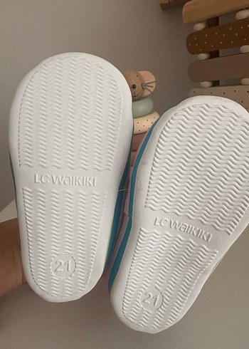 LC Waikiki Kız Çocuk Beyaz Cırt Cırtlı Spor Ayakkabı