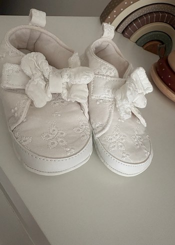 Klasik Fiyonk Detaylı Kız Bebek İlk Adım Ayakkabısı