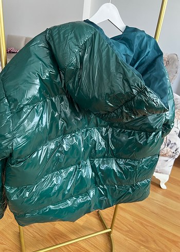Yeşil Parlak Kadın Kışlık Mont - Görsel 5
