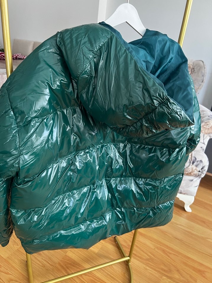 Yeşil Parlak Kadın Kışlık Mont - Görsel 5