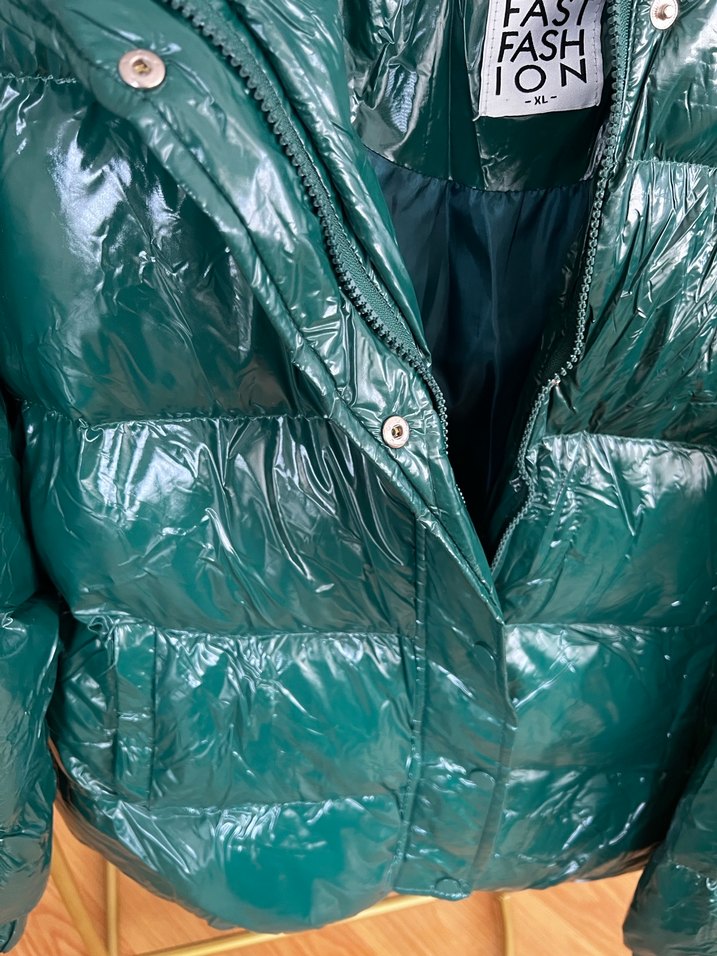 Yeşil Parlak Kadın Kışlık Mont - Görsel 4