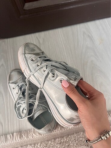 36 Beden Mavi gümüş converse