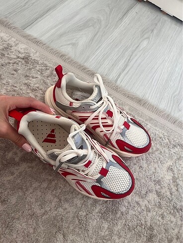 36,5 Beden Adidas spor ayakkabı
