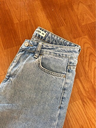 MOM JEAN