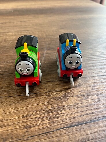 Thomas tren 2 adet