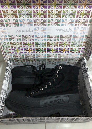 Alexander McQueen Siyah Bagcikli Bot