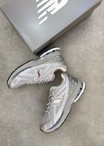 New Balance ürünü