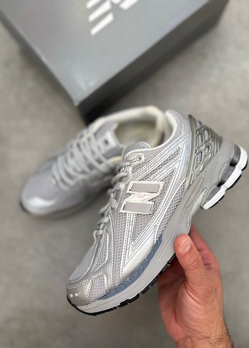 New Balance ürünü