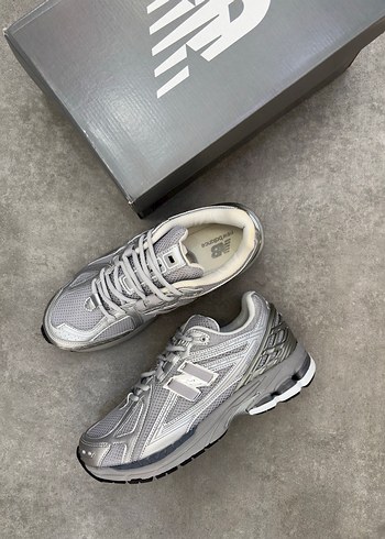 New Balance ürünü