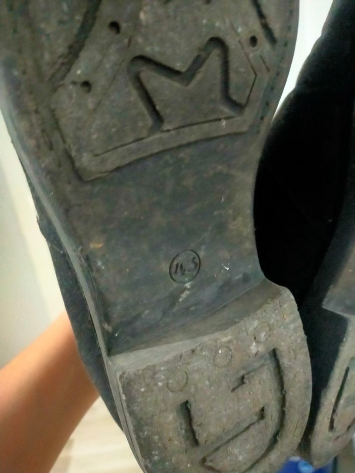 Siyah Minimalist Erkek Bot - Görsel 2