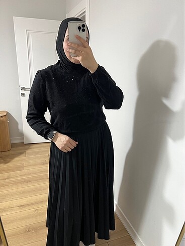 Triko taşlı bluz / piliseli etek takım