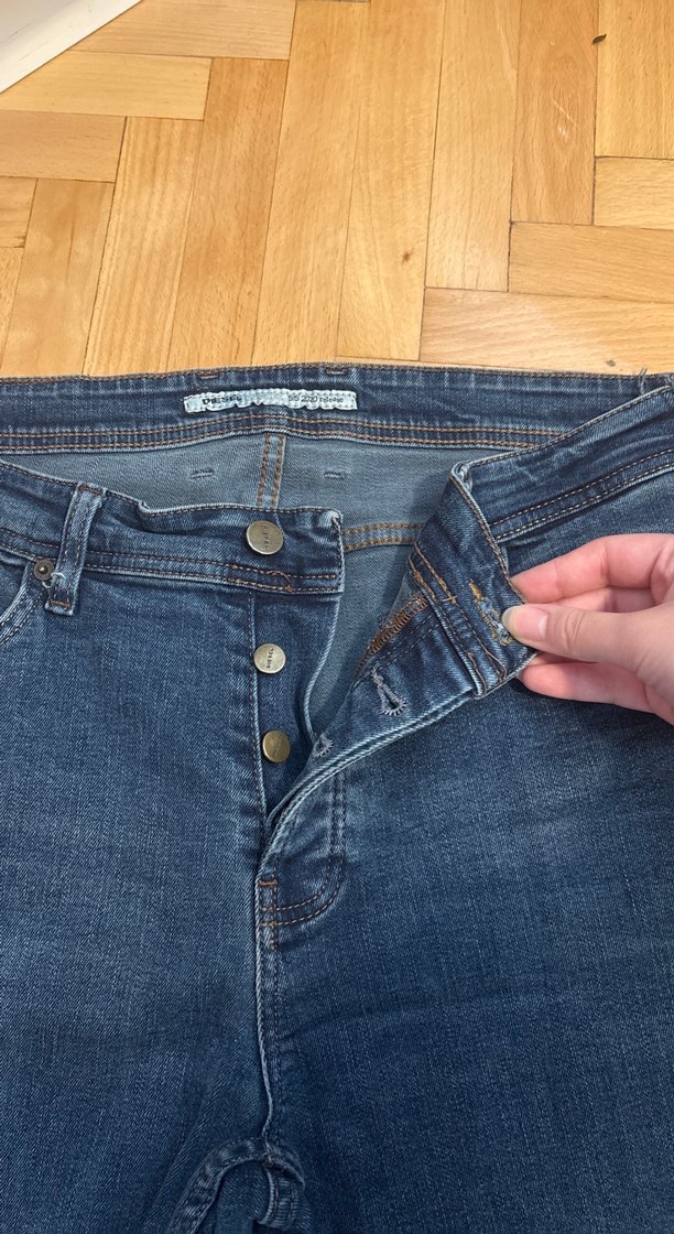 Koyu Mavi Dar Kesim Denim Jean — görsel 4/6