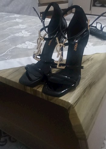 Siyah parlak topuklu abiye ayakkabı - Görsel 9