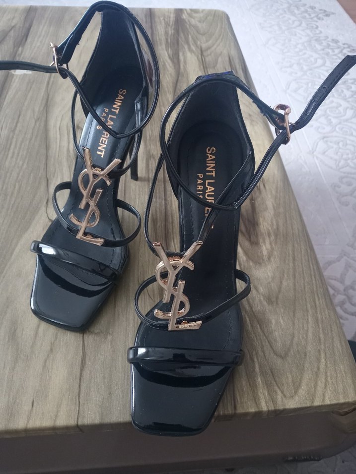 Siyah parlak topuklu abiye ayakkabı - Görsel 4