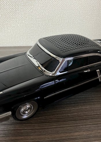 Parlak Siyah Oyuncak Araba - Görsel 3