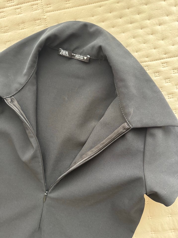 Zara Fermuarlı Siyah Kısa Kollu Bluz Büstiyer - Görsel 2