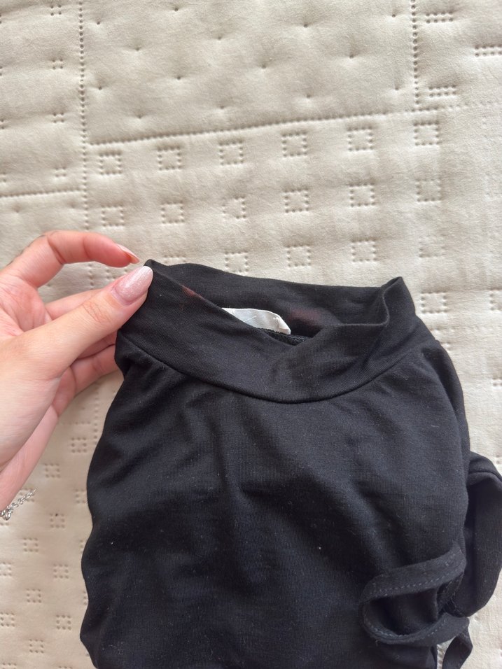 Siyah Sırtı Açık Boğazlı Uzun Kollu Bluz - Görsel 4