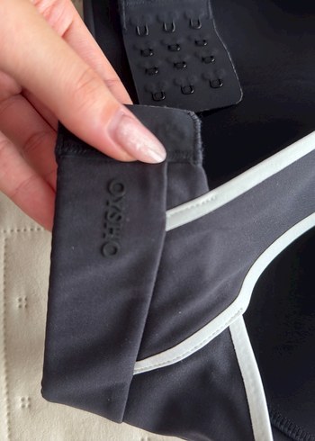 Oysho Siyah Beyaz Şeritli Sporcu Sütyeni - Görsel 3