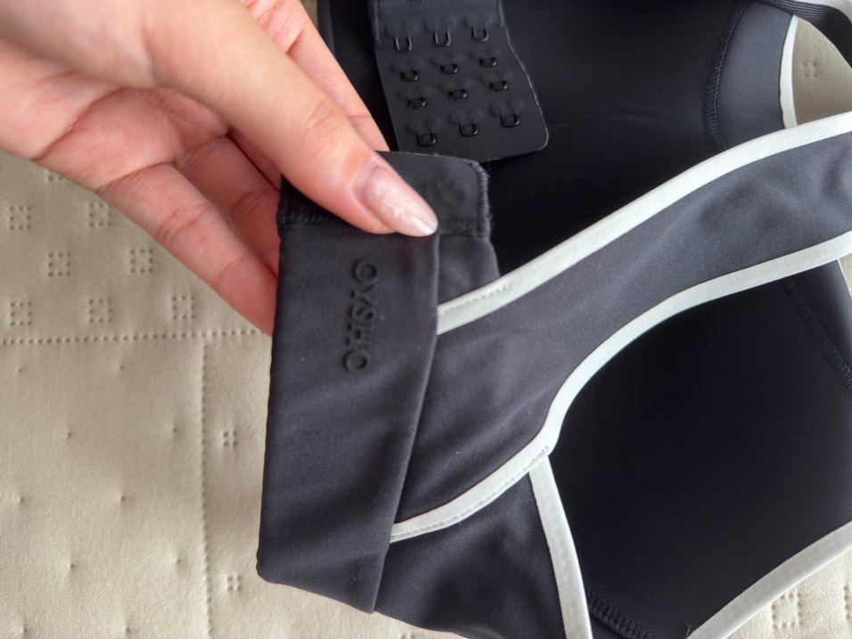 Oysho Siyah Beyaz Şeritli Sporcu Sütyeni - Görsel 3