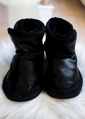 Ugg kürklü çocuk bot