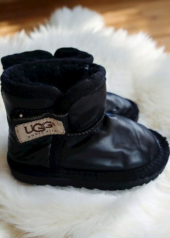 Ugg Ugg kürklü çocuk bot