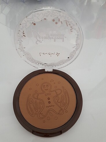 Bronzer