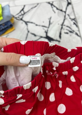 Kırmızı Puantiyeli Etek - Görsel 2