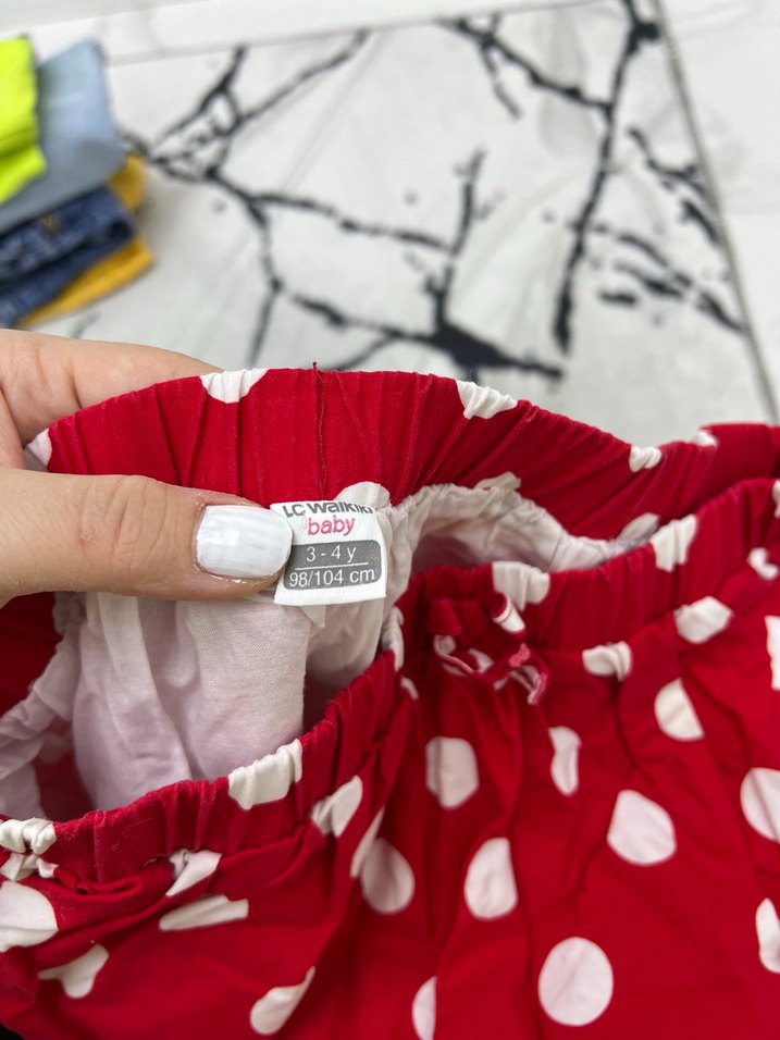 Kırmızı Puantiyeli Etek - Görsel 2