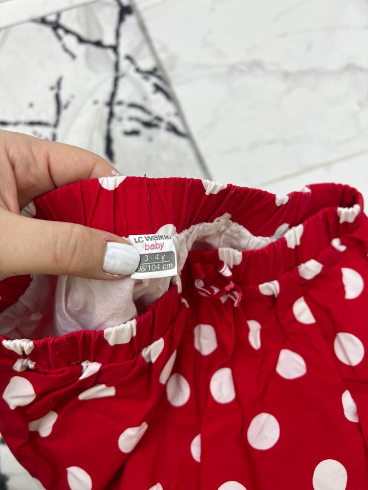Kırmızı Puantiyeli Etek - Görsel 3