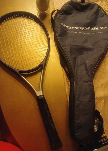 Siyah Grafit Tenis Raketi ve Kılıfı